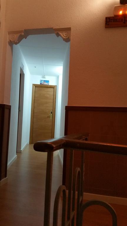 Hostal Restaurante Cornella Cornellà de Llobregat Eksteriør bilde