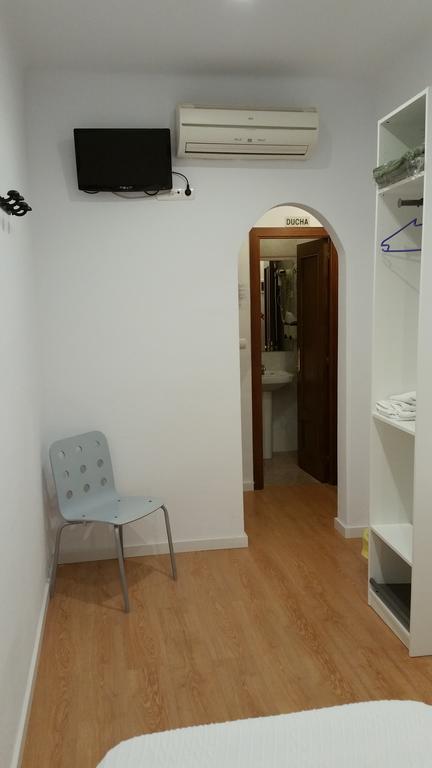 Hostal Restaurante Cornella Cornellà de Llobregat Eksteriør bilde