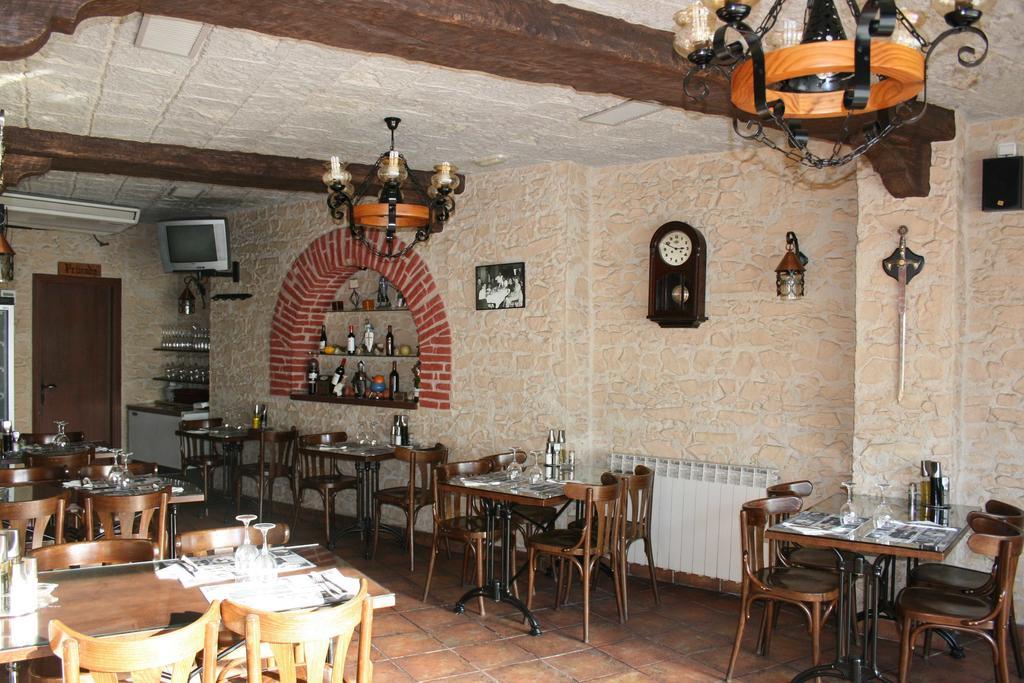 Hostal Restaurante Cornella Cornellà de Llobregat Eksteriør bilde