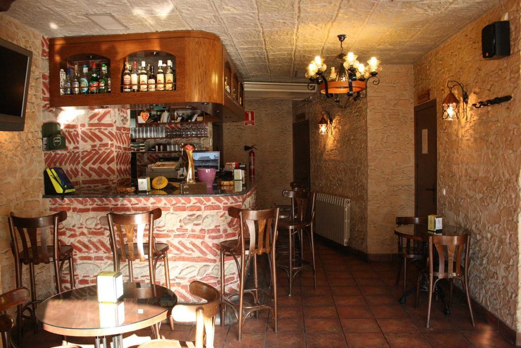 Hostal Restaurante Cornella Cornellà de Llobregat Eksteriør bilde