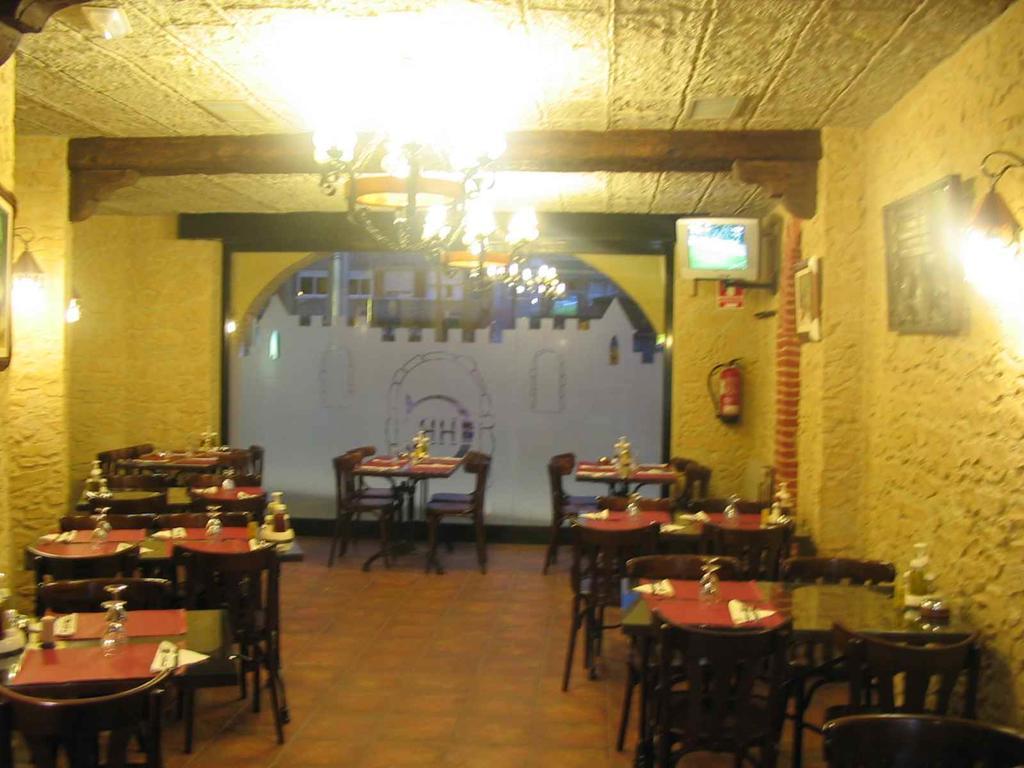 Hostal Restaurante Cornella Cornellà de Llobregat Eksteriør bilde